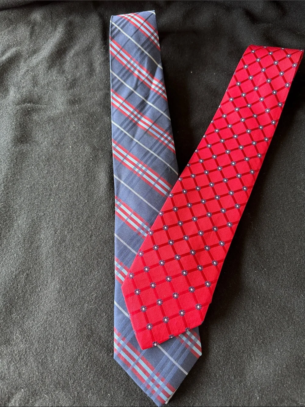 Roundtree & Yorke Red Geometric Tie and Navy Plaid Silk Tie